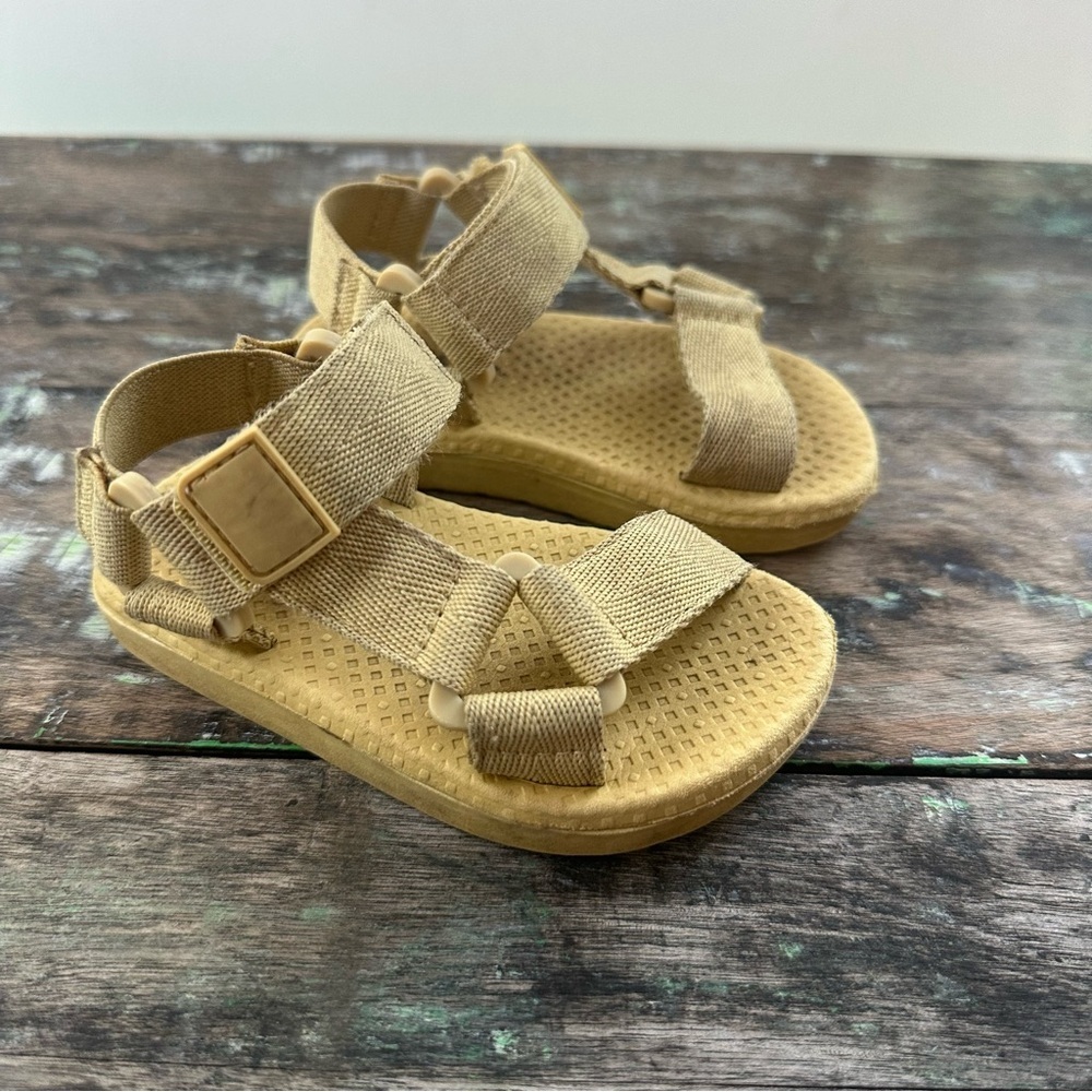 Zara Toddler Velcro Strappy Sandals Yellow Teva Style Size 21 = 5.5 T - Picture 4 of 7